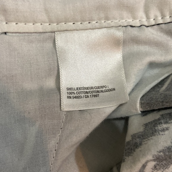 Old Navy Shorts - Picture 4 of 8